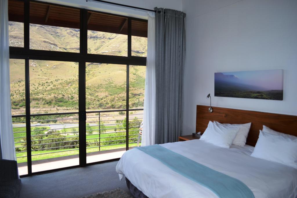 Golden Gate Hotel And Chalets Clarens Eksteriør billede